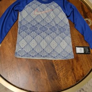 Nike lil Boys dri fit long sleeve size 6
